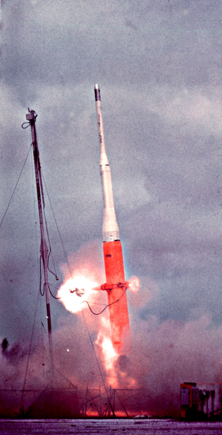 アルガス作戦で用いられたものと同型のX-17ロケット